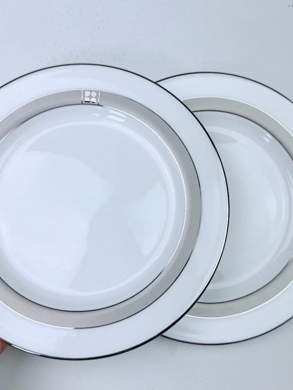 KATE SPADE x LENOX Noel Platinum Alabaster Small Plates